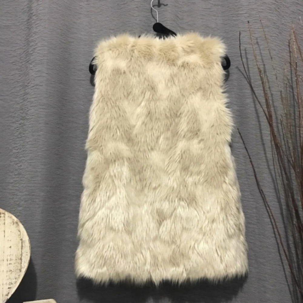 Off White Fur Vest - Picture 2 of 2